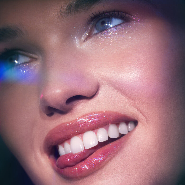 Glow Reviver – Shimmering Lip Oil